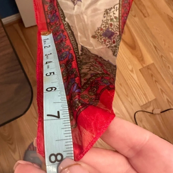 Floral silk scarf from India - Picture 8 of 9